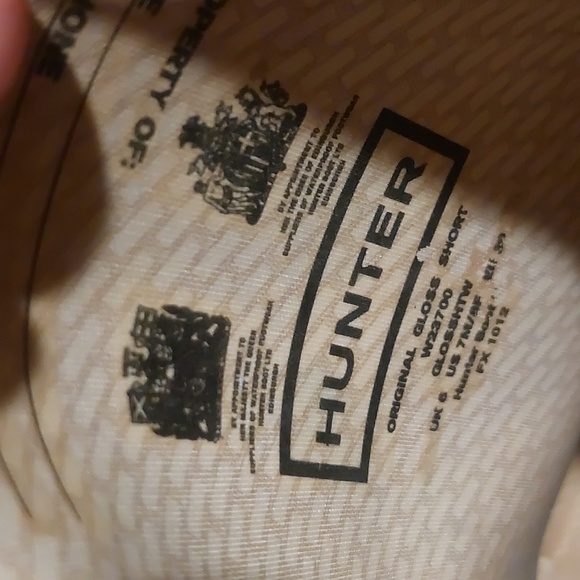 𝑯𝒖𝒏𝒕𝒆𝒓 𝒓𝒂𝒊𝒏 𝒃𝒐𝒐𝒕𝒔. - Picture 5 of 7